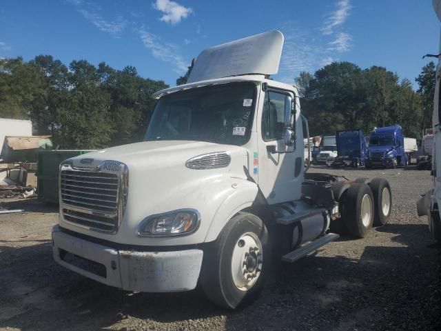 2016 Freightliner Business Class M2 Semi Truck