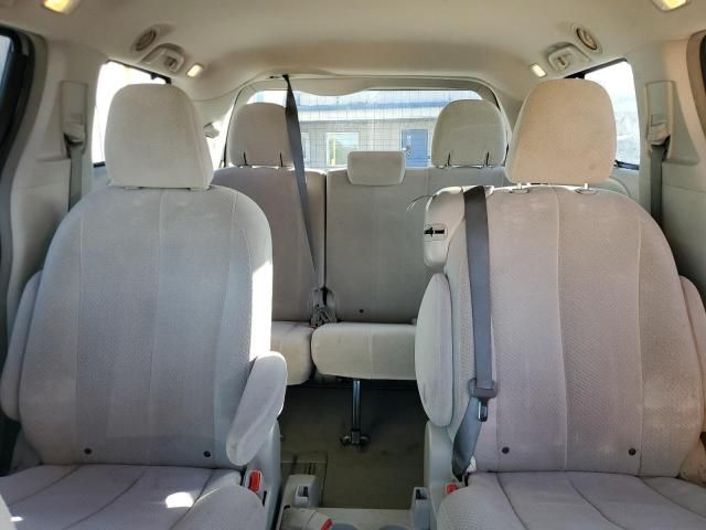2014 Toyota Sienna LE