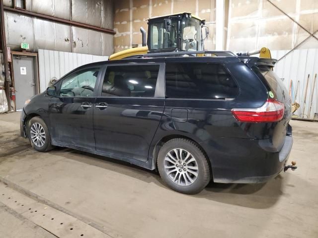 2018 Toyota Sienna XLE