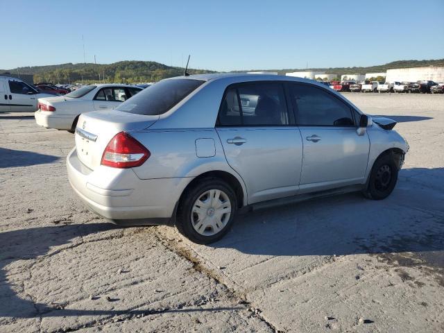 2011 Nissan Versa s