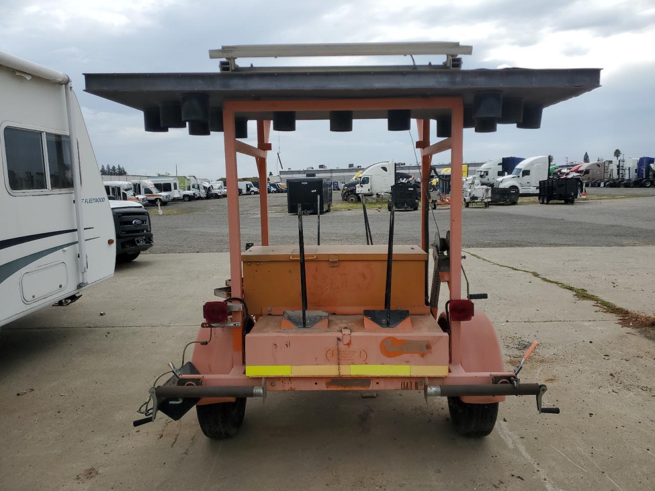 2005 Arrow 2005 Team Fenex TMABVA-15 Arrow Board Trailer
