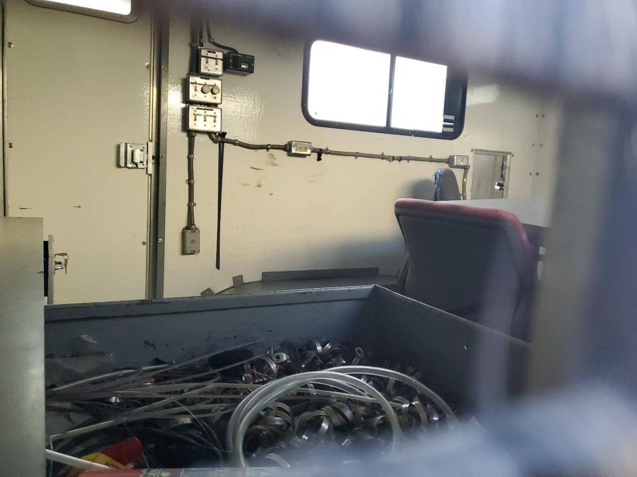 1998 B&W Custom Fiber Optic Splicing Trailer