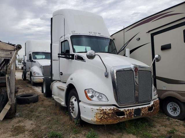 2014 Kenworth T680 Semi Truck
