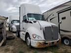 2014 Kenworth T680 Semi Truck