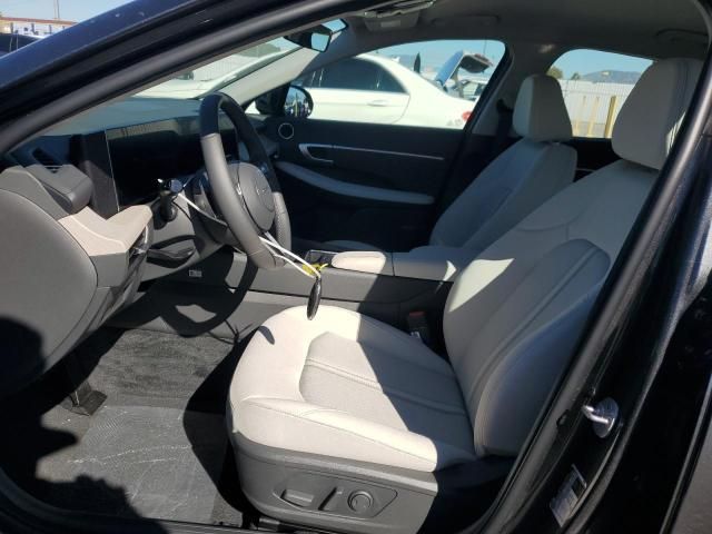 2025 Hyundai Sonata Hybrid