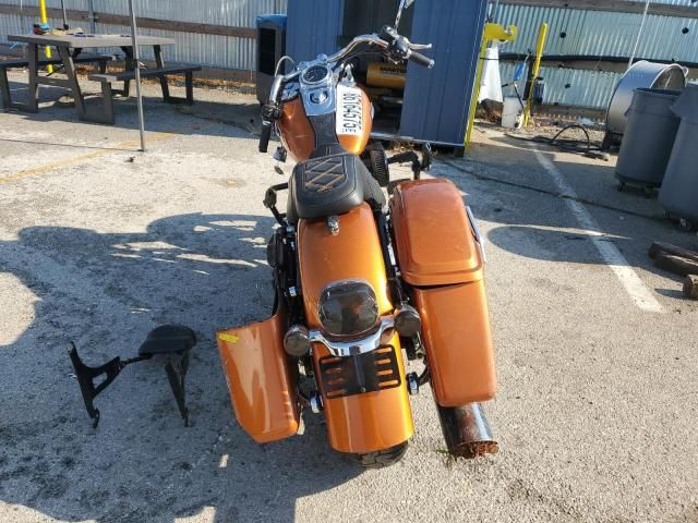 2014 Harley-Davidson FLD Switchback