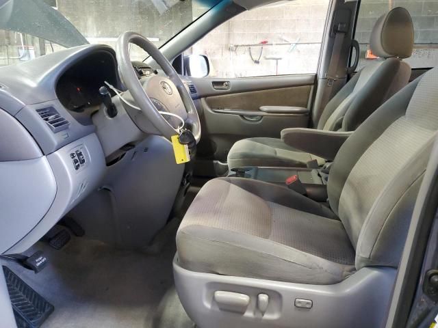 2009 Toyota Sienna CE