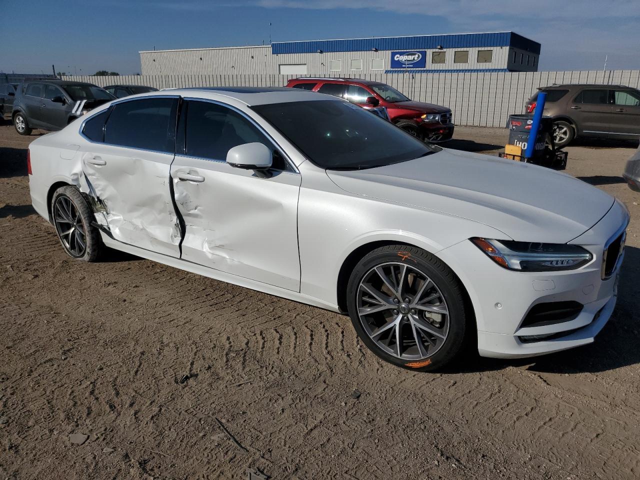 2020 Volvo S90 T6 Momentum