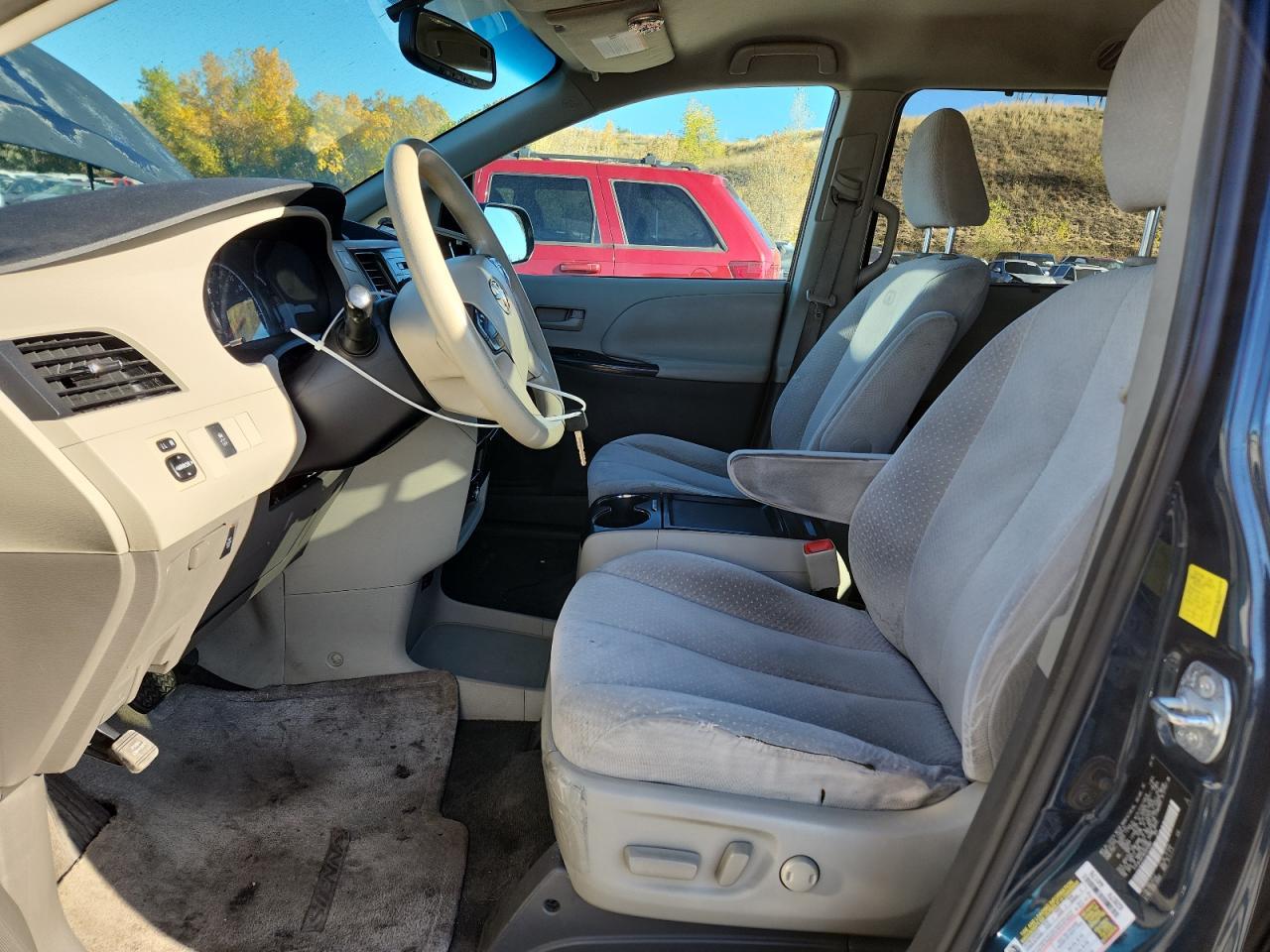 2011 Toyota Sienna le