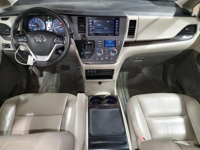 2018 Toyota Sienna XLE