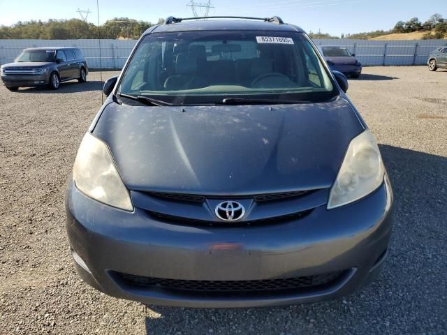 2010 Toyota Sienna XLE