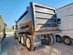 2016 Mack 700 GU700
