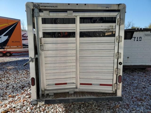 2021 Featherlite 8117-6720-STD Livestock Trailer