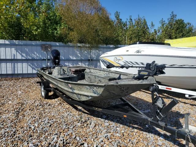 2018 War Eagle 548 2018-WAR-Eagle Boat-Green