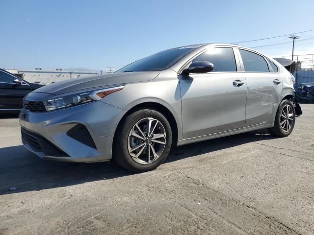 2023 KIA Forte lx