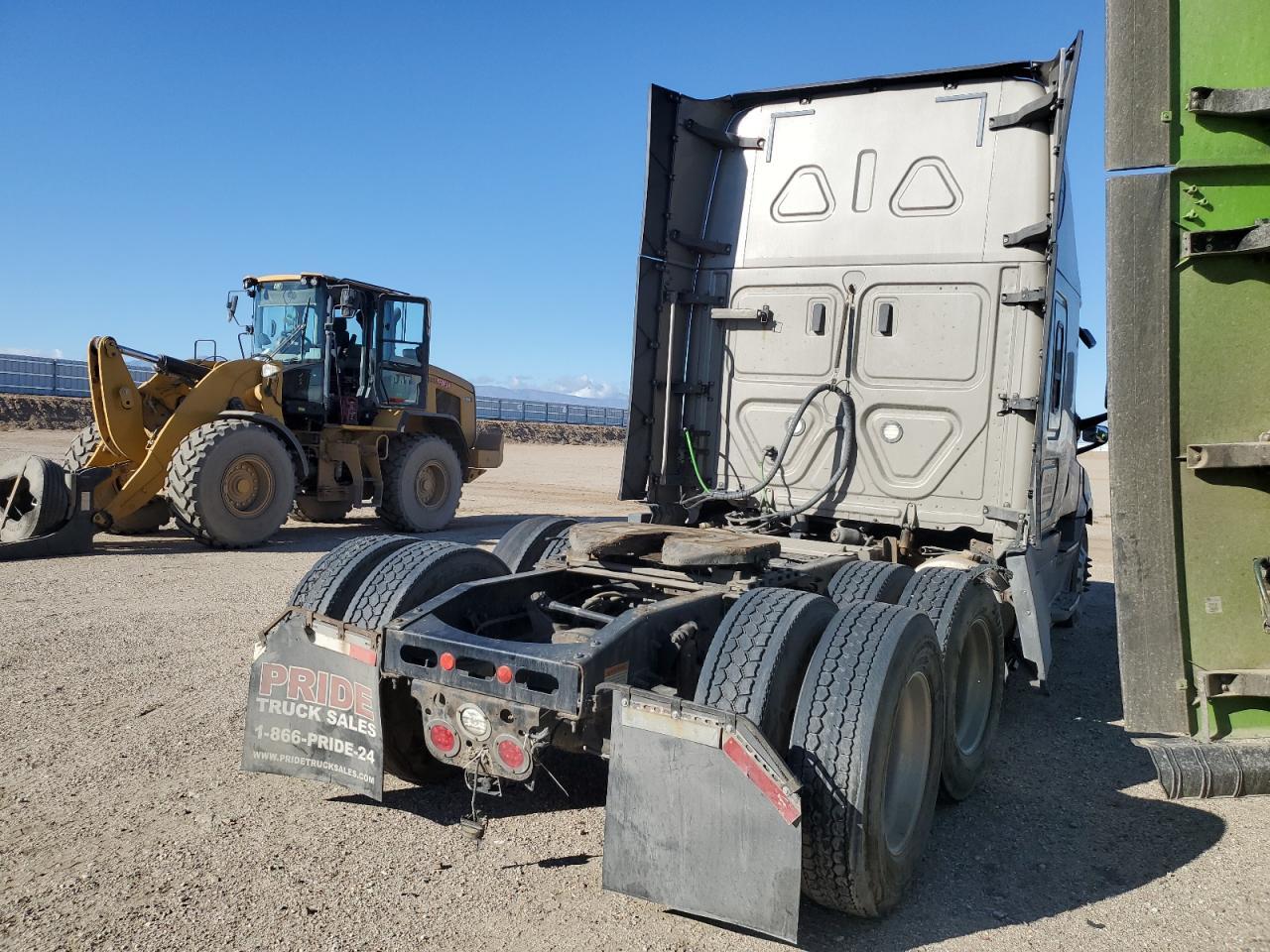 2019 Freightliner Cascadia 126 Semi Truck