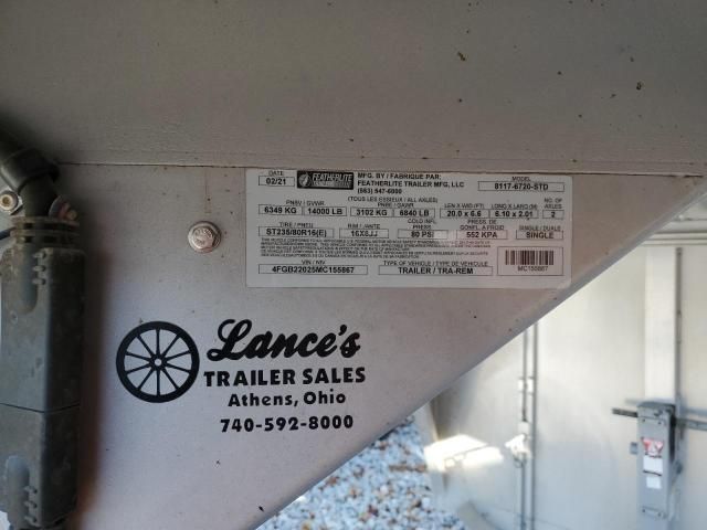 2021 Featherlite 8117-6720-STD Livestock Trailer