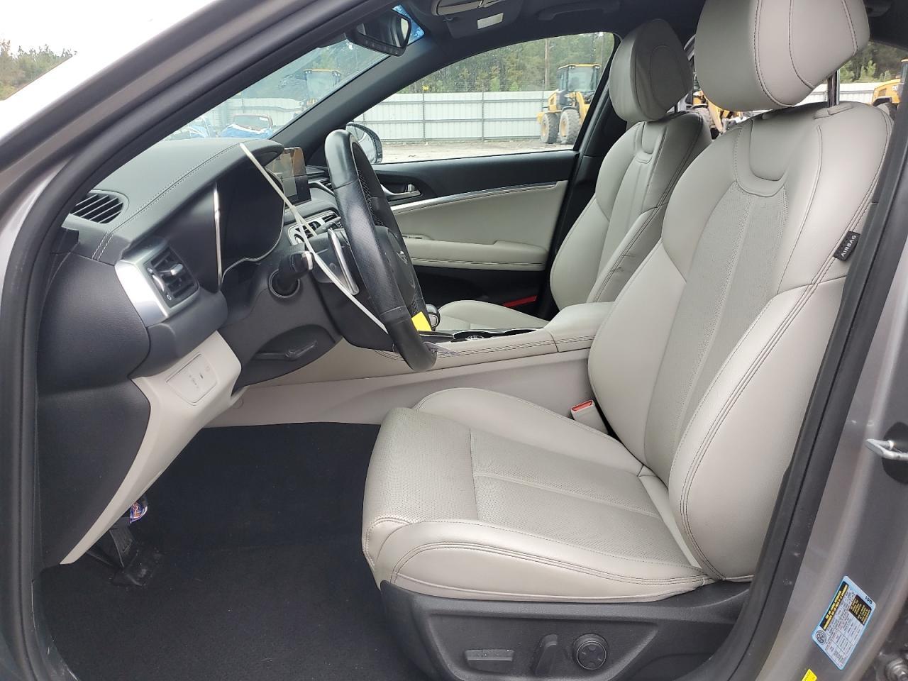 2022 Genesis G70 Base