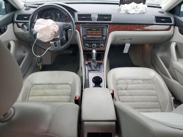 2013 Volkswagen Passat SEL