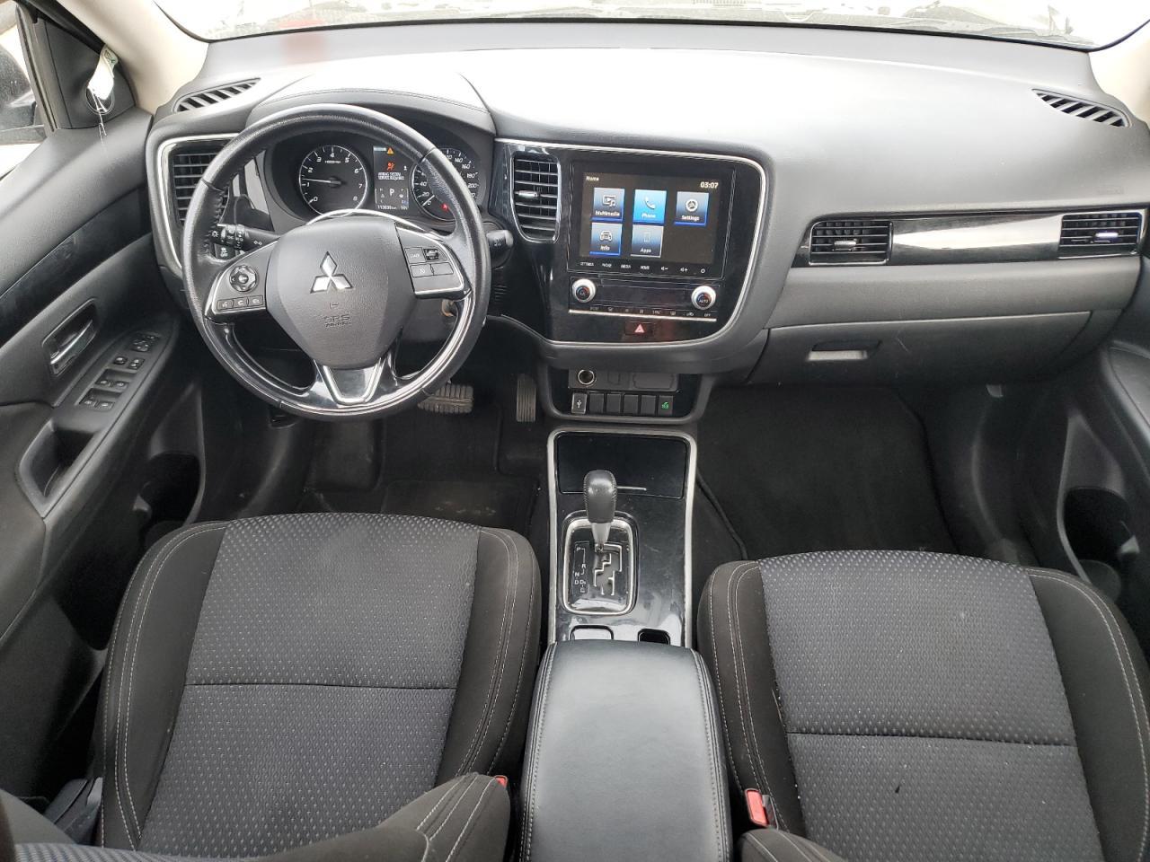 2020 Mitsubishi Outlander es