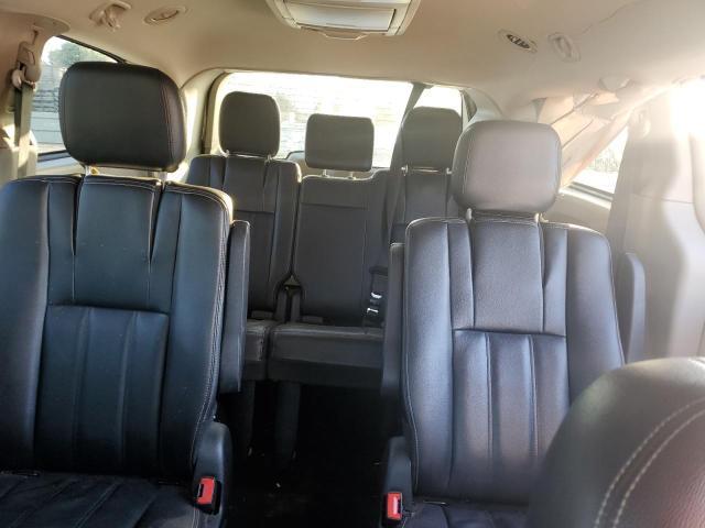 2016 Chrysler Town-count