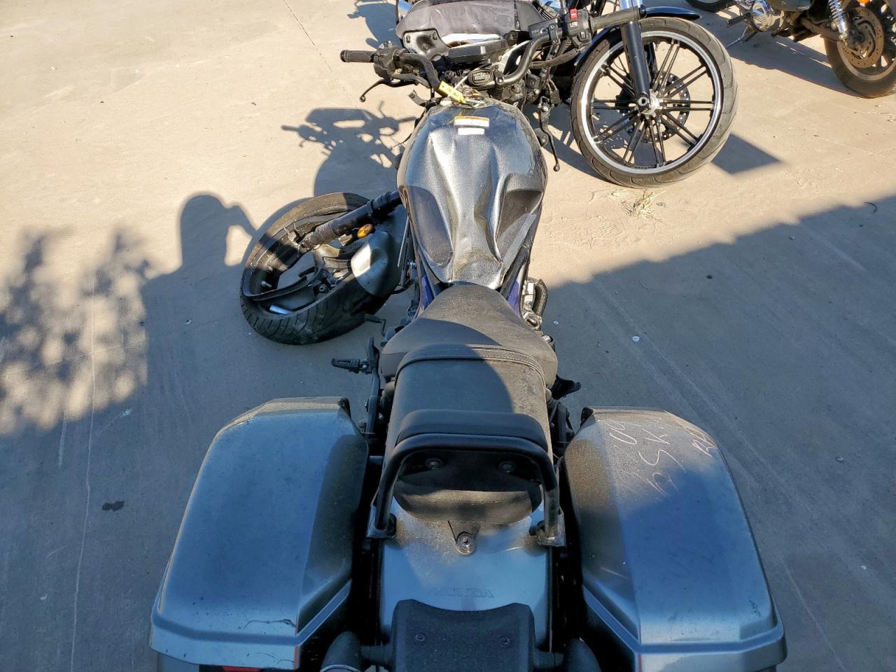2025 Honda CMX1100 A2