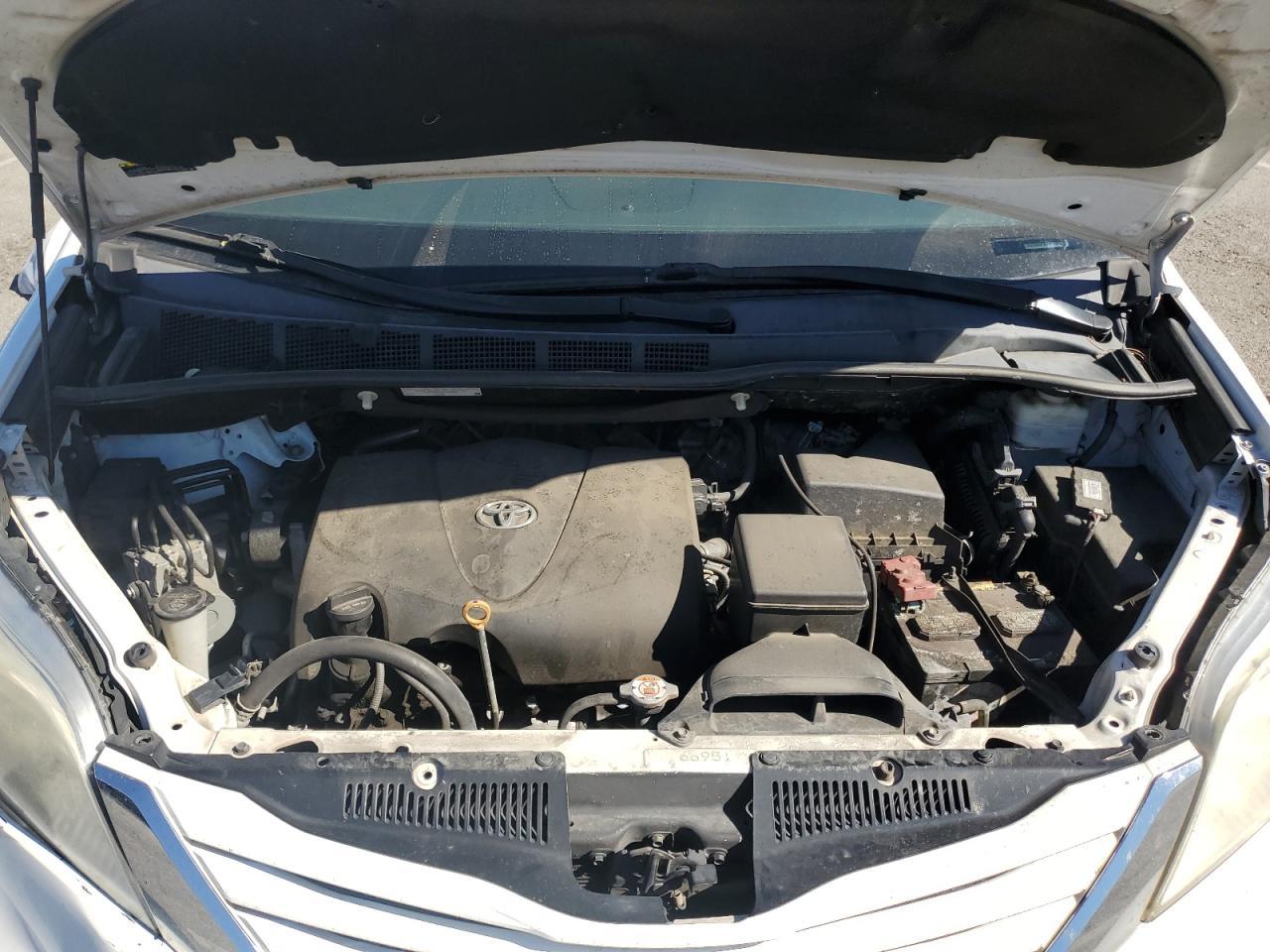 2017 Toyota Sienna le