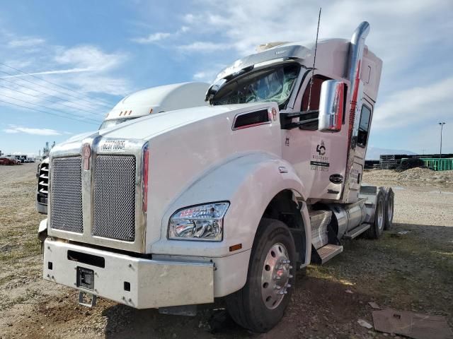 2026 Kenworth T880 Semi Truck