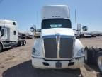 2014 Kenworth T680 Semi Truck