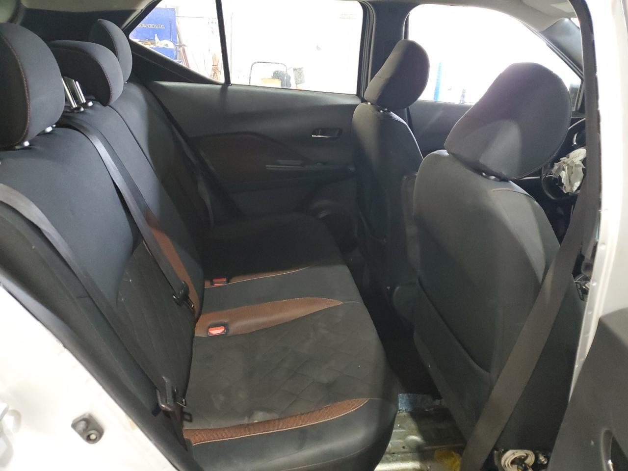 2019 Nissan Kicks s