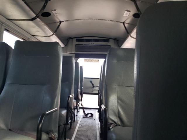 2011 GMC Savana Cutaway G3500