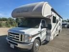 2014 Ford Econoline E450 Super Duty Cutaway Van