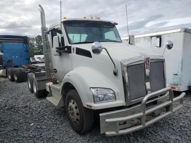 2018 Kenworth T880 Semi Truck