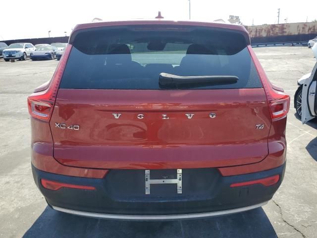 2020 Volvo XC40 T4 Momentum