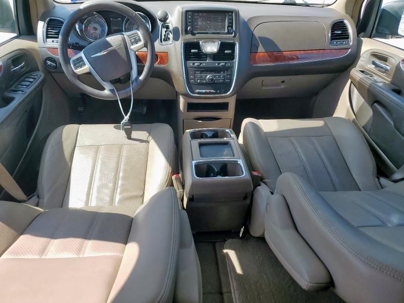 2016 Chrysler Town & Country Touring L