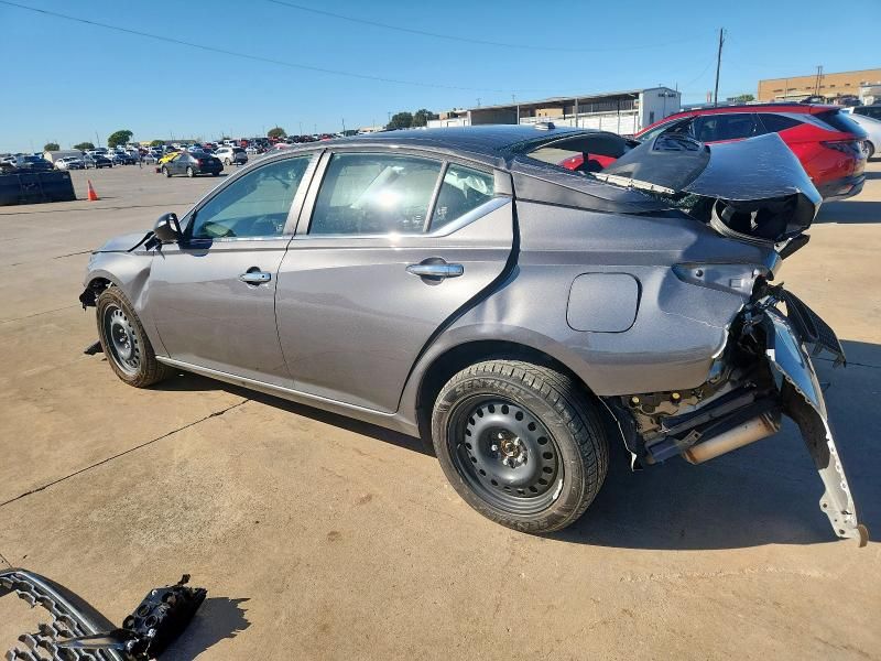 2024 Nissan Altima sv