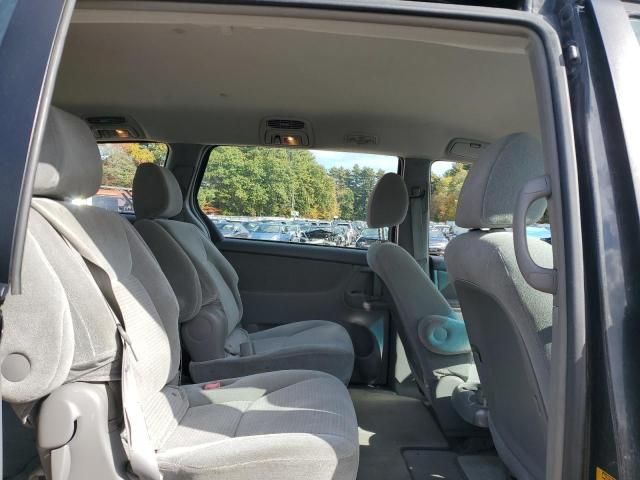 2010 Toyota Sienna CE