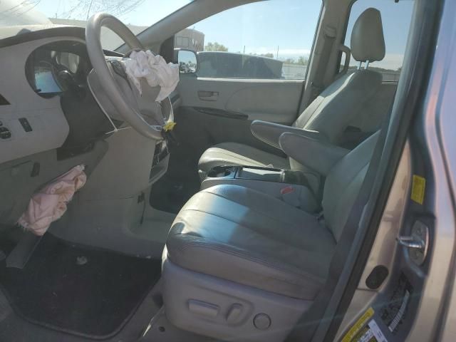 2011 Toyota Sienna LE