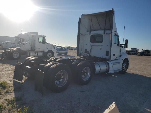 2019 Kenworth Construction T680
