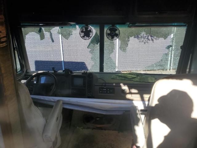 2003 Workhorse Custom Chassis Motorhome Chassis W22