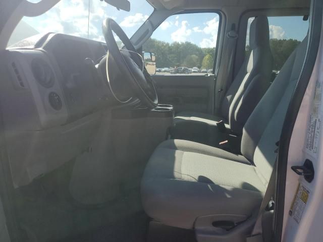 2013 Ford Econoline E350 Super Duty Wagon