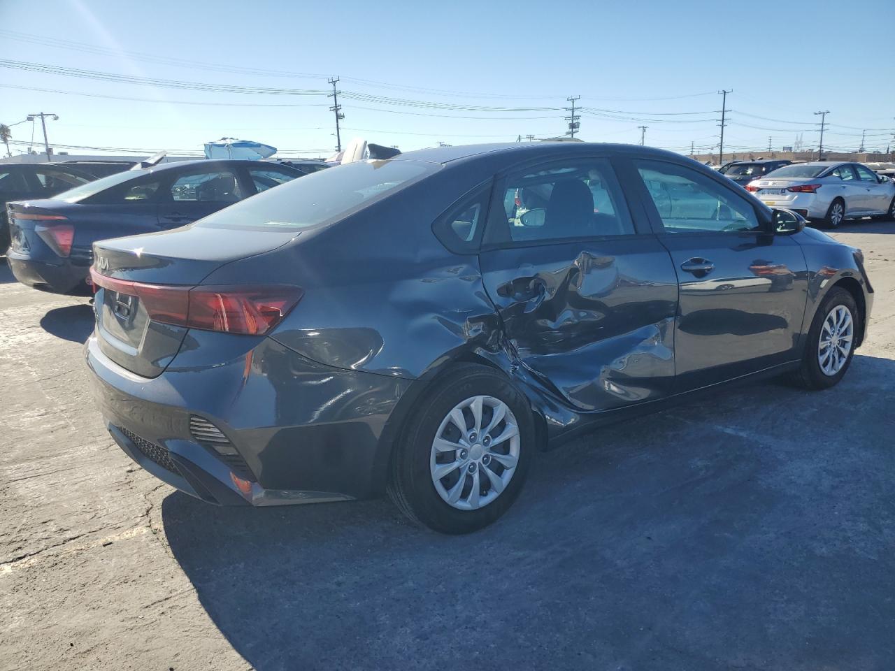 2023 KIA Forte lx