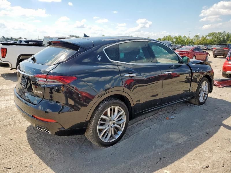 2022 Maserati Levante Base