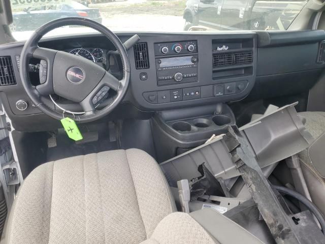 2022 GMC Savana Cutaway G3500