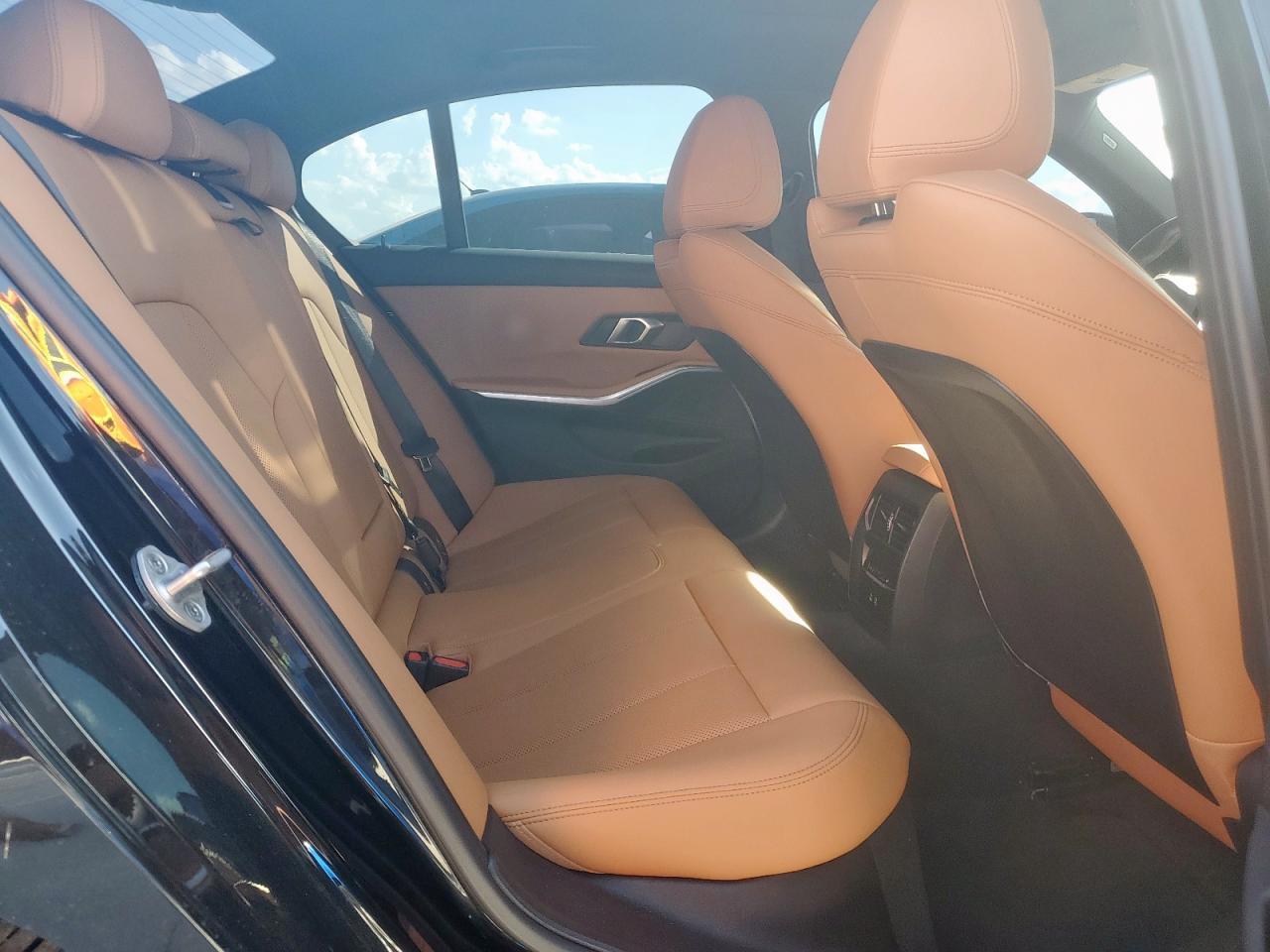 2025 BMW 330i