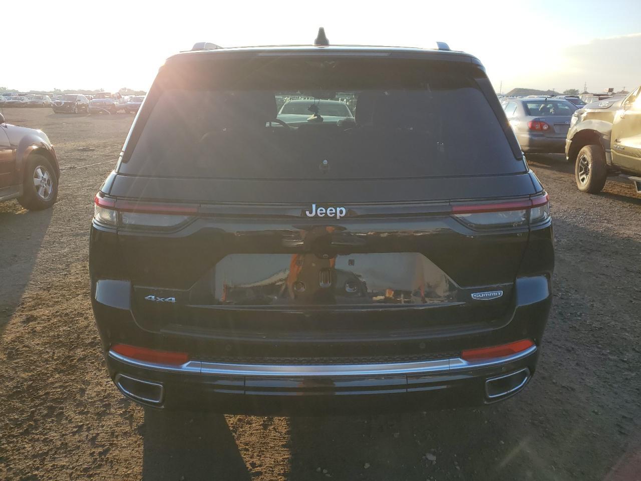2023 Jeep Grand Cherokee Summit