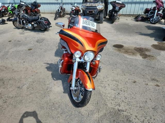 2013 Harley-Davidson Flhtcuse CVO Ultra Classic Electra Glide
