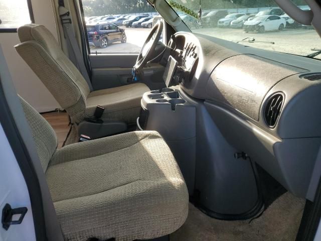 2005 Four Winds 2005 Ford Econoline E450 Super Duty Cutaway Van