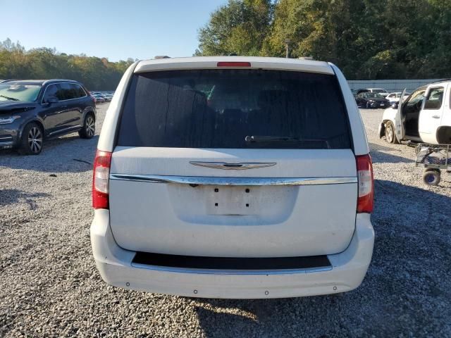 2014 Chrysler Town & Country Touring l