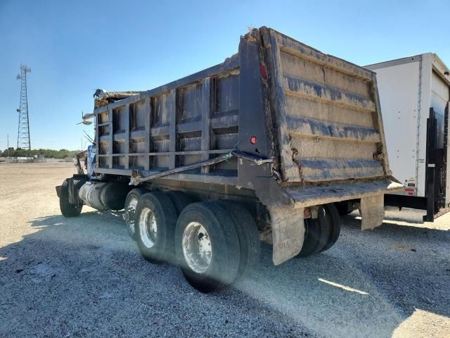 1995 Mack 600 RD600